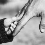 Ungaria deschide adopția cuplurilor gay, rupe o lege Orban