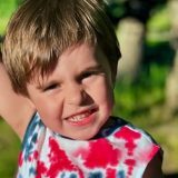 Tragedie în România: Copil de 5 ani, uitat în mașină, a murit