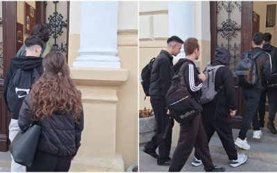 Zamfir, după protest: Elevii pot purta uniformă, dacă aleg negru