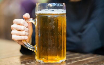 Cât alcool te expune real la risc de cancer