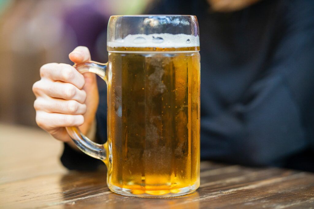 Cât alcool te expune real la risc de cancer