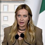 Meloni, șoc în Italia: Mai puțini studenți străini, interzis vălul