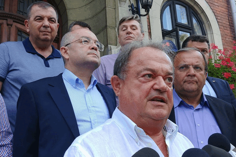 Scandal PNL: Un șef cere un premier lui Nicușor Dan