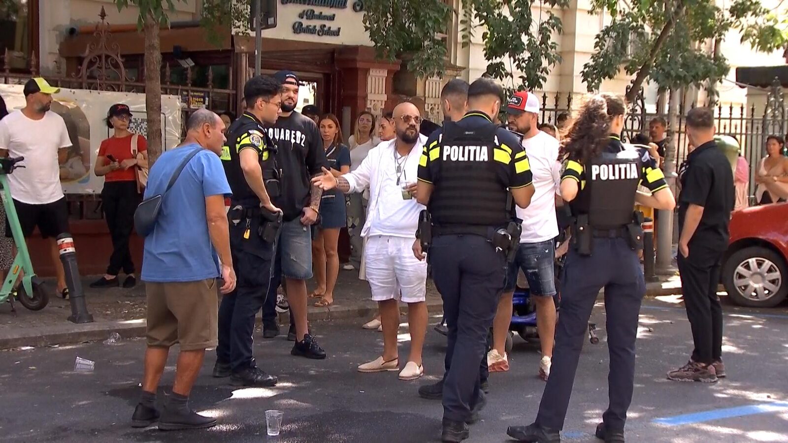 Merdeneaua lui Nea Mihai, simbol anti-gentrificare, laudată de Le Monde