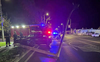 Accident grav în Ungaria: Mașină s-a izbit de un stâlp