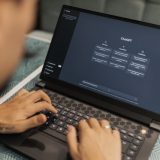 România: Ce platforme AI cuceresc utilizatorii