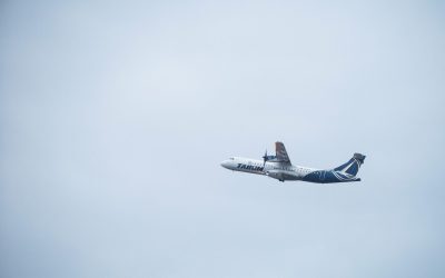 Otopeni: Avion de urgență după coliziune cu păsări