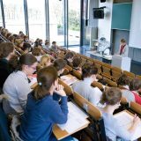 Facultăți rentabile în România: Ce aleg tinerii pentru joburi bune