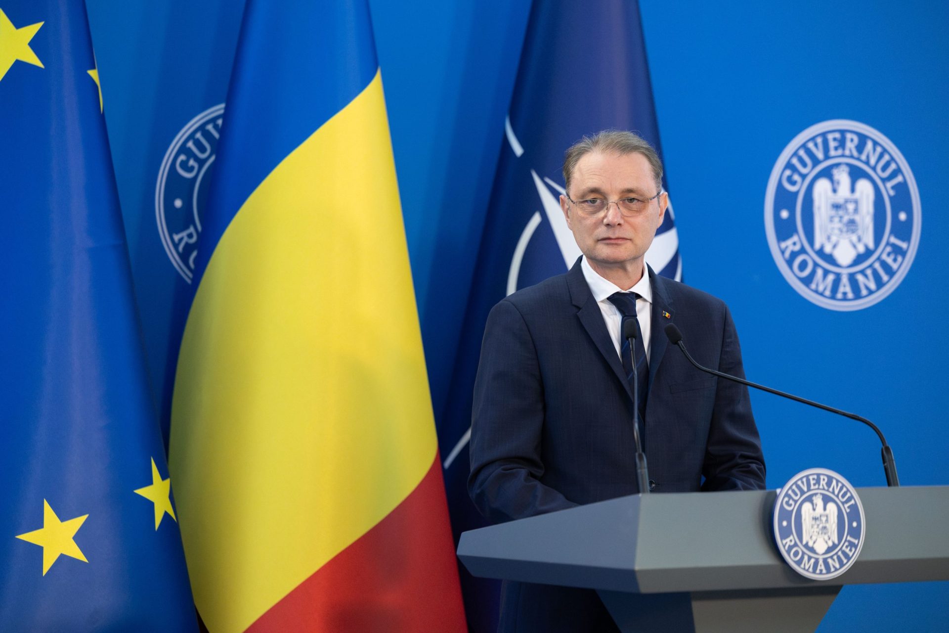 NICULESCU: Fără taxe noi, Pilonul II de pensii rămâne neschimbat