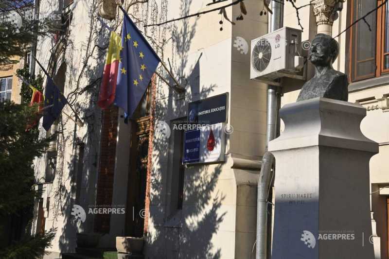 Școli: Marți, competență la șefie