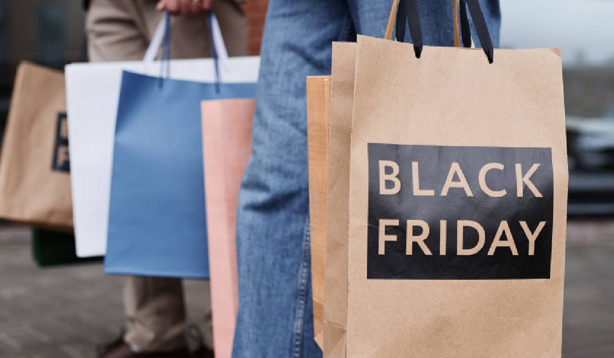 Black Friday: Reducerile ne fură deciziile impulsive