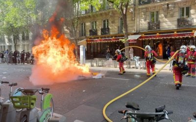Poliția Paris: Protestele elevilor scăpate de sub control
