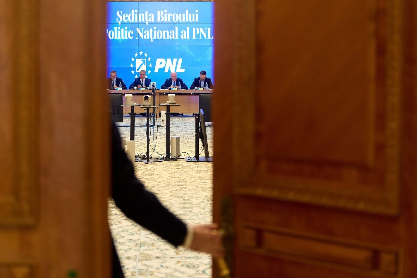 PNL sfidează Guvernul Niculescu: S-ar putea să nu aibă voturi